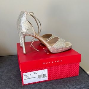 Kelly & Katie Gold Dahlia Heels